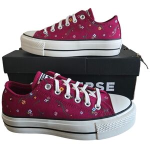 Converse CTAS Lift Ox Platform Shoes Women Size 7 Red Embroidered Floral A15535C